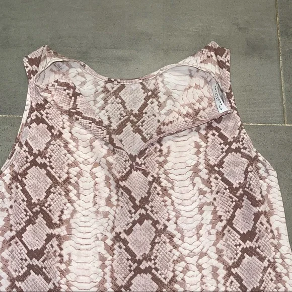 Equipment • Lyle Python Tank - Picture 5 of 7